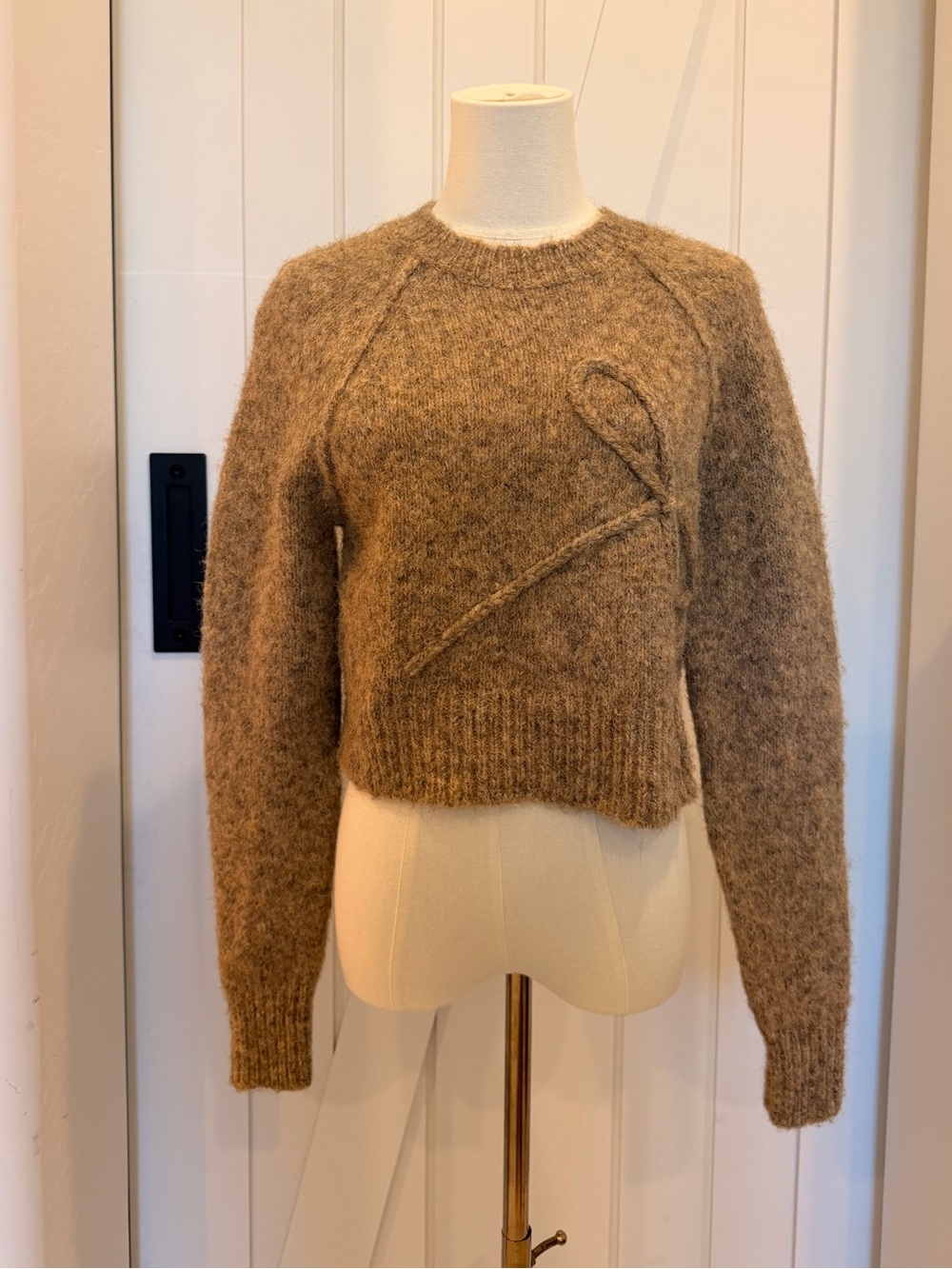 American Eagle Outfitters tan crewneck cropped sweater with a 3-D bow detail xs